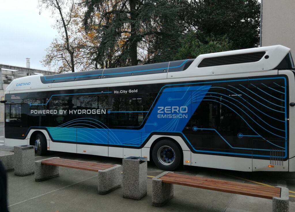 Avtobus na vodik