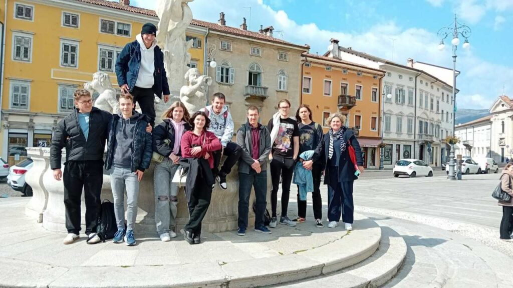 Študenti brez meja